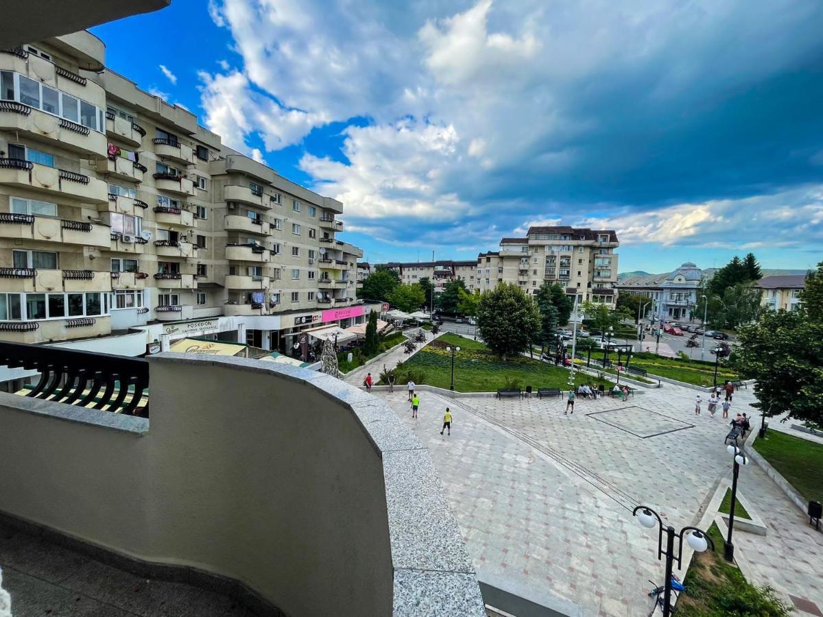 Tudor'S Mountain Retreat Cimpina Εξωτερικό φωτογραφία